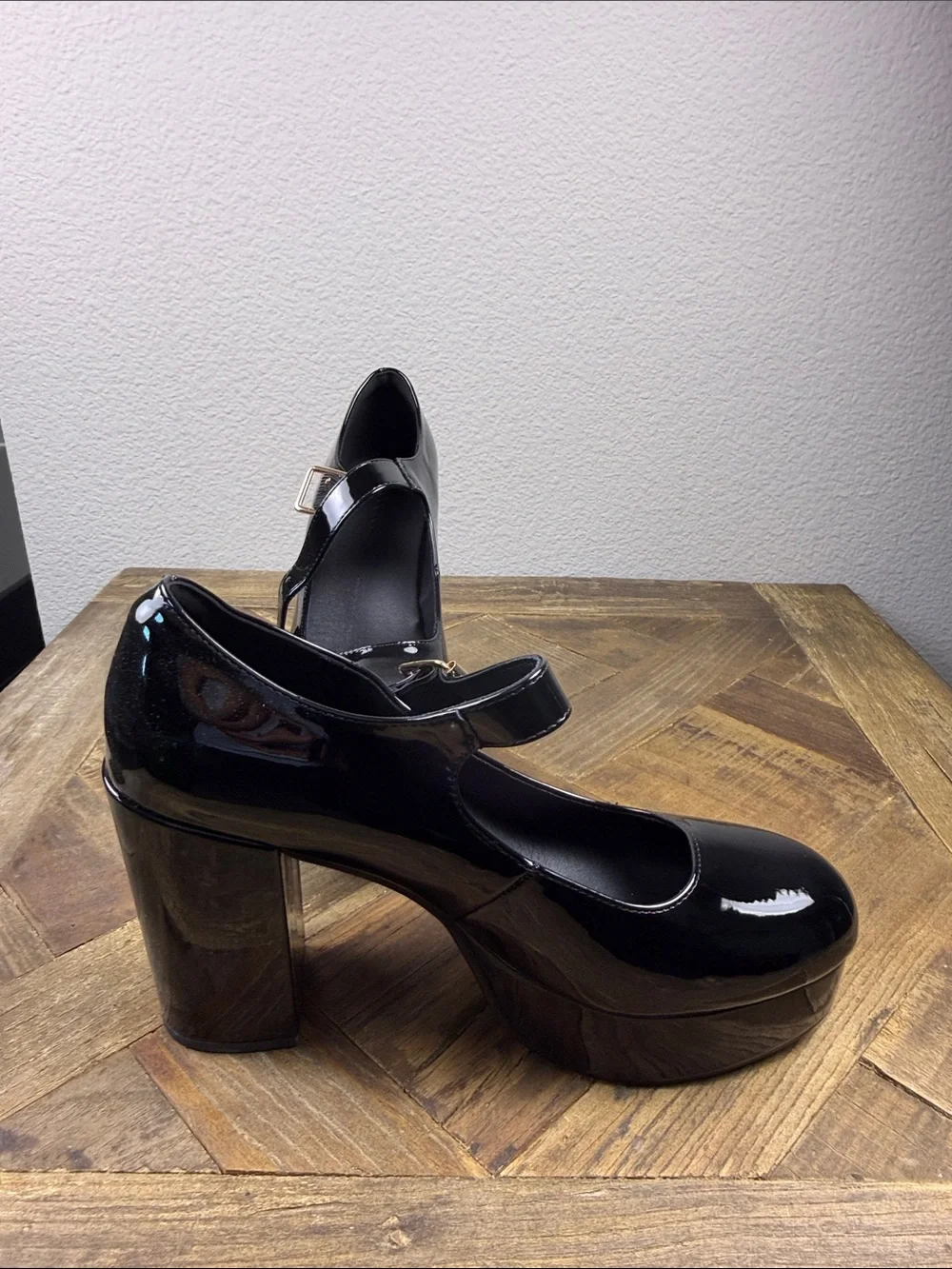 Size 10 Coutgo Patent Mary Jane Platform Heels in Black